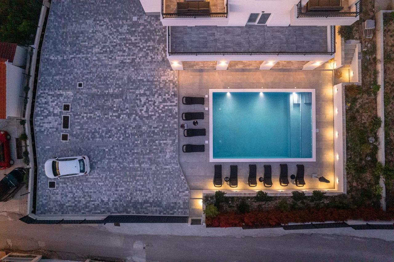Villa Barbara & Zoran With Heated Swimming Pool Сегет-Враница Экстерьер фото