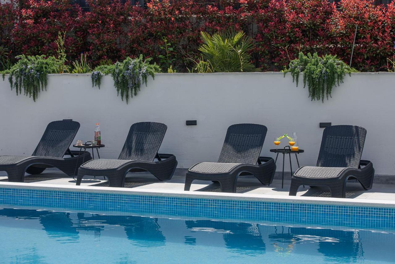 Villa Barbara & Zoran With Heated Swimming Pool Сегет-Враница Экстерьер фото